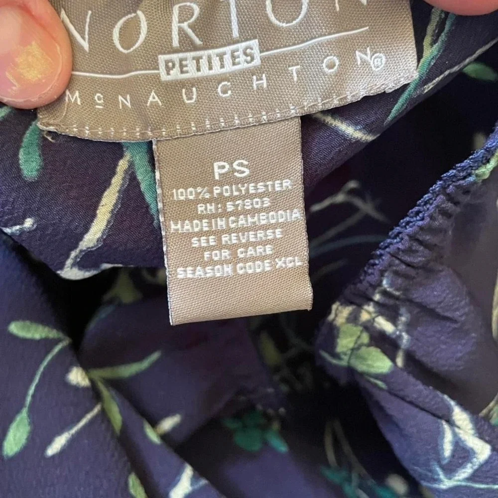 Vintage floral knee length skirt Size S by Norton McNaughton‎
